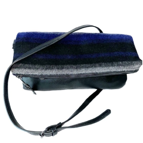 Sondra Robert’s Foldover Leather Shoulder/Clutch Blue Stripe Woven Wool Flap Y2K - Picture 2 of 8
